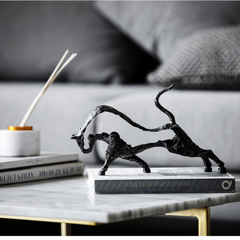Moderne Statuette di Toro in M - Home Office Layout recensione e prezzo